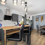 Atemberaubendes Mit Whirlpool, Grillbereich, Smart Tv Umag