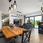 Apartmán Atemberaubendes Mit Whirlpool, Grillbereich, Smart Tv
