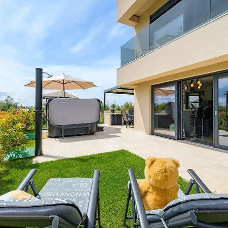 Lejlighed Atemberaubendes Mit Whirlpool, Grillbereich, Smart Tv Umag