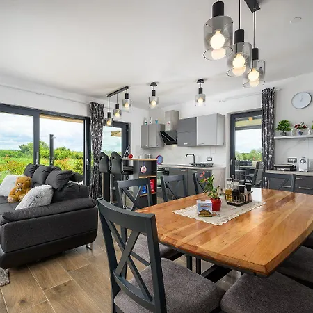 Atemberaubendes Mit Whirlpool, Grillbereich, Smart Tv Apartment Umag