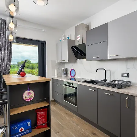 Apartment Atemberaubendes Mit Whirlpool, Grillbereich, Smart Tv