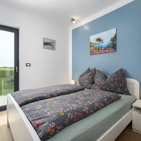 Atemberaubendes Mit Whirlpool, Grillbereich, Smart Tv Apartment Umag