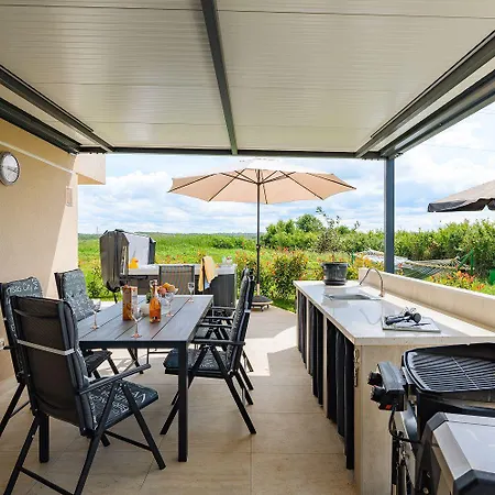 Atemberaubendes Mit Whirlpool, Grillbereich, Smart Tv דירה *