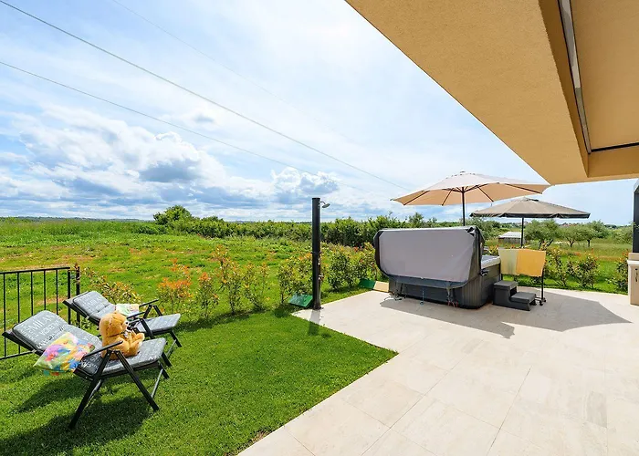 Atemberaubendes Mit Whirlpool, Grillbereich, Smart Tv Lejlighed Umag