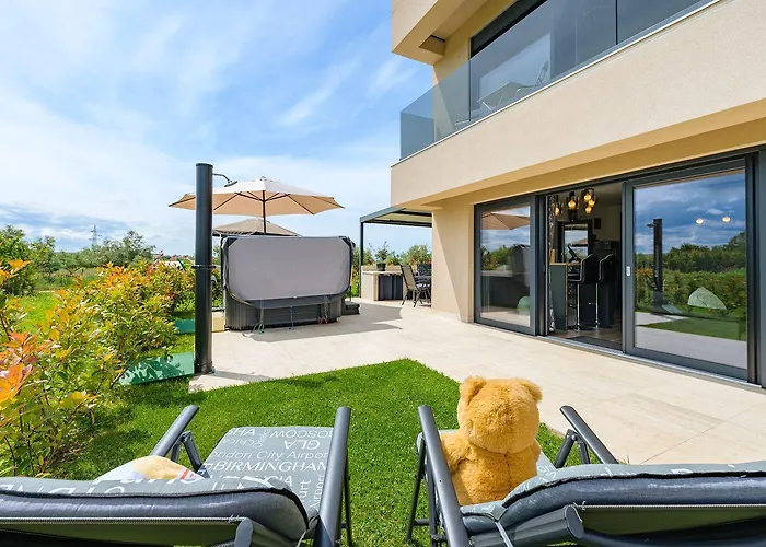 Lejlighed Atemberaubendes Mit Whirlpool, Grillbereich, Smart Tv Umag